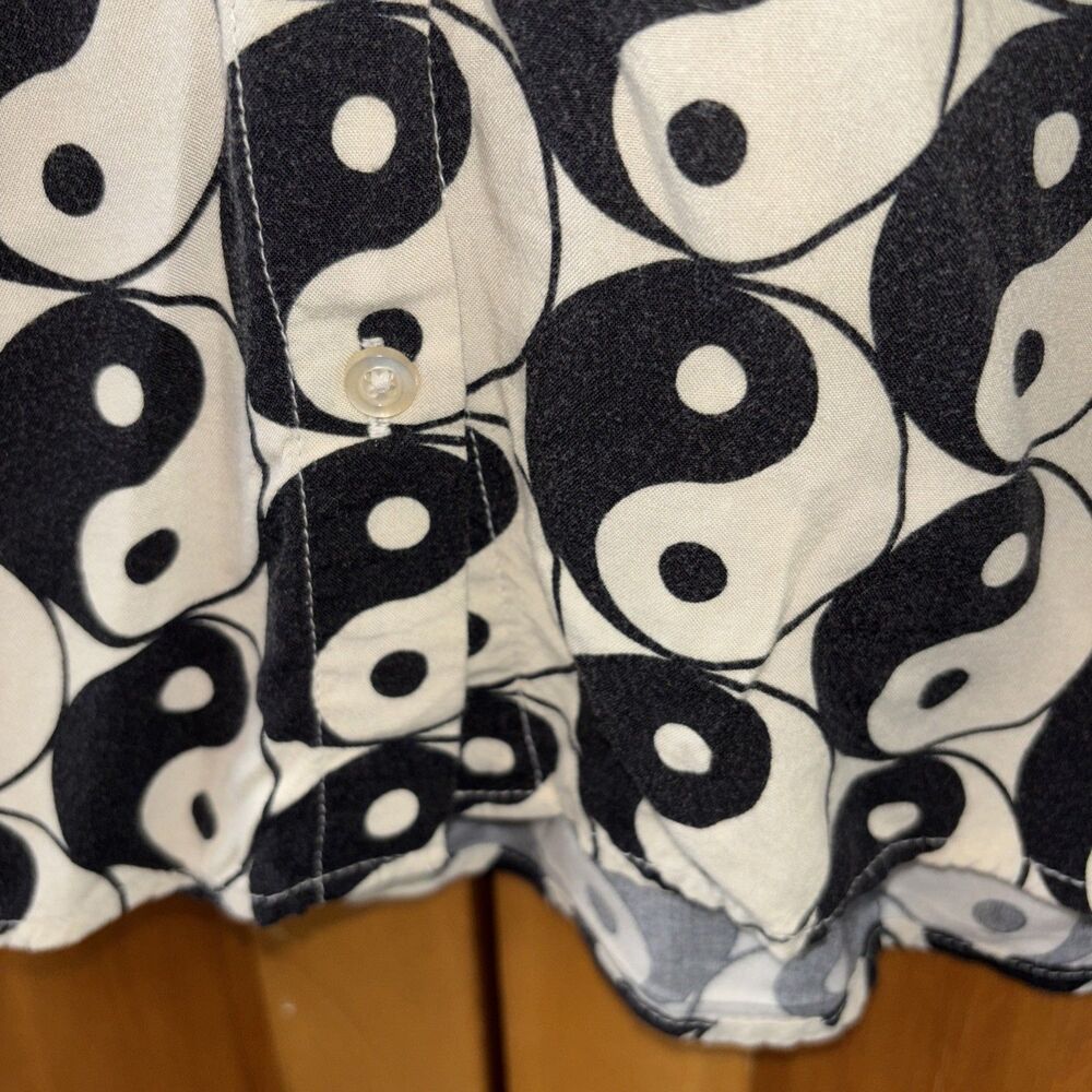 Forever 21 Shirt Women M Crop Top Skater Emo Ying Yang Button Up Short Sleeve - Picture 6 of 8
